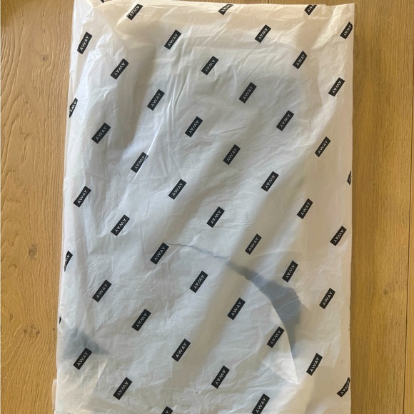 AWAY Featherlight Tote Black - Picture 13 of 13